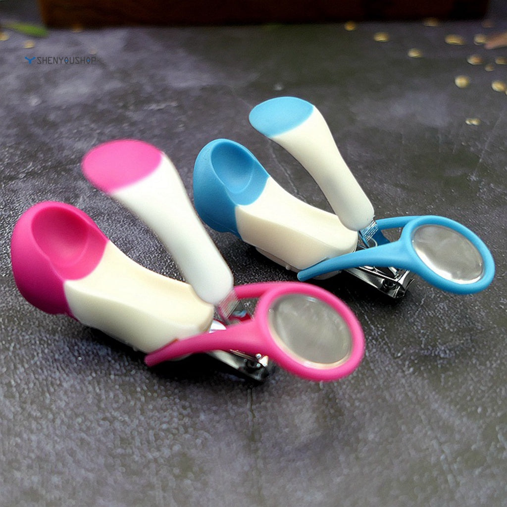 Nail Cutter with Magnifying Glass - ReVogue